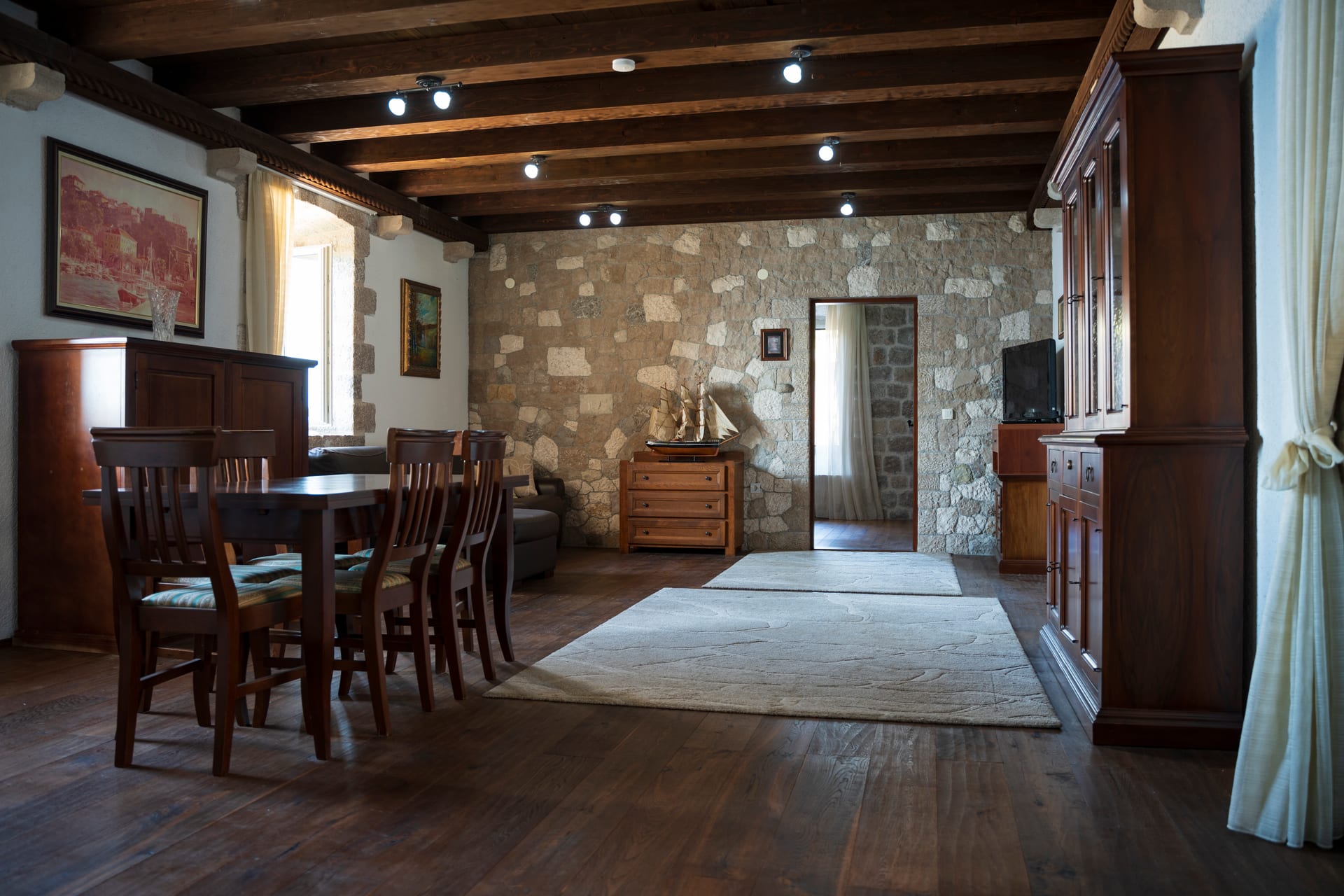 Heritage interior — photo 11